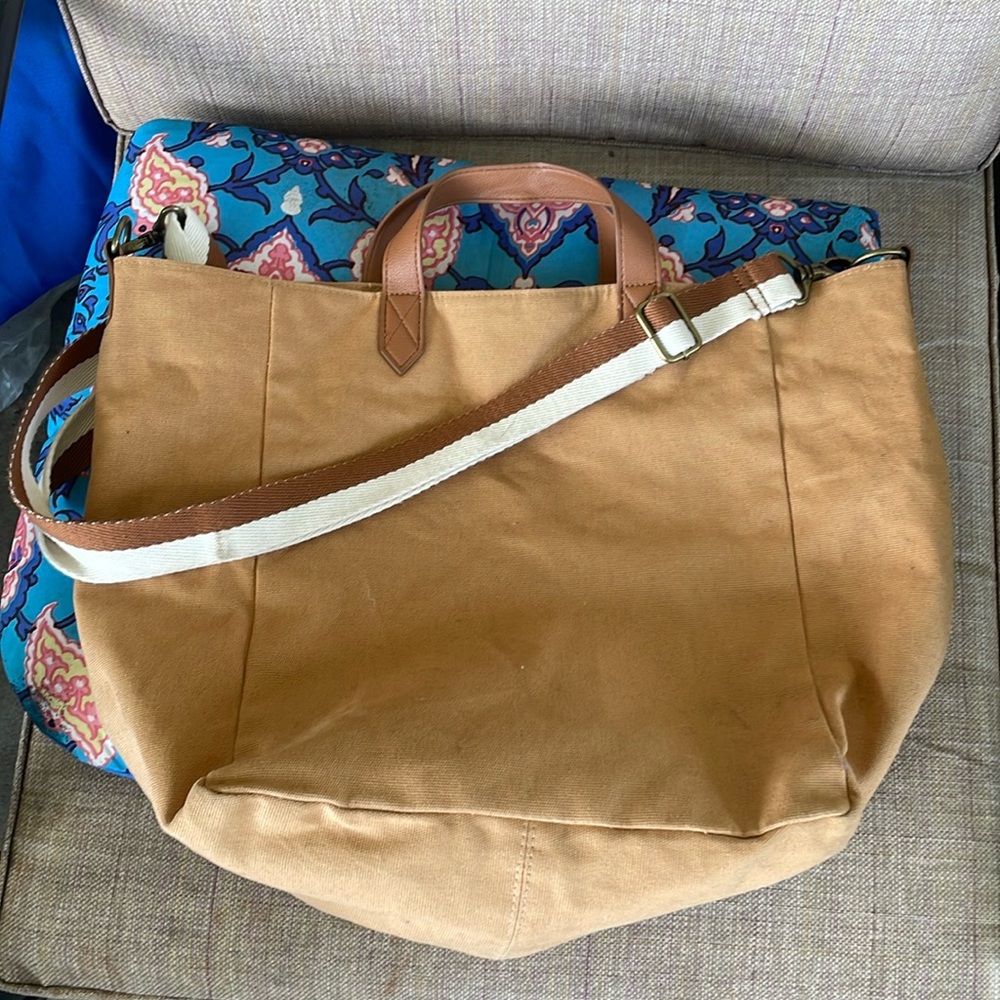 Thirty-One Tan and Cream Satchel Elegant Design